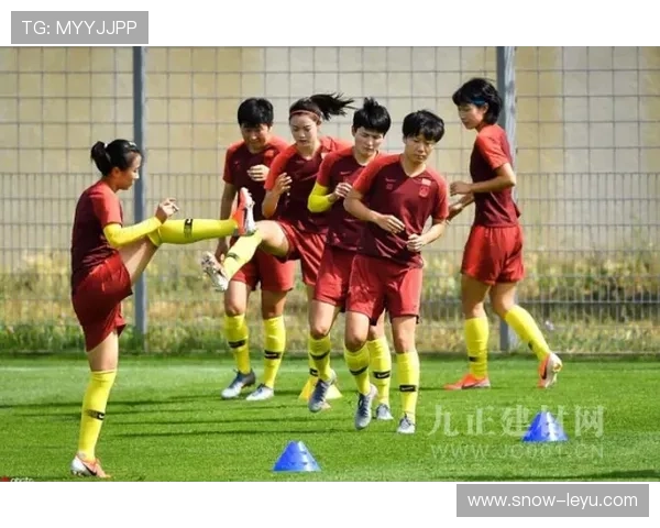 水粉与足球球星的独特缘分 揭秘他们的训练生活与个人魅力