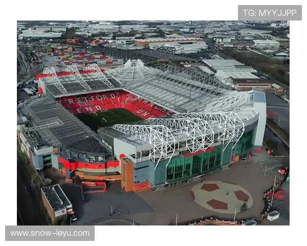 聚焦足球巨星风采打造全新视觉盛宴呈现球场英雄的艺术之美