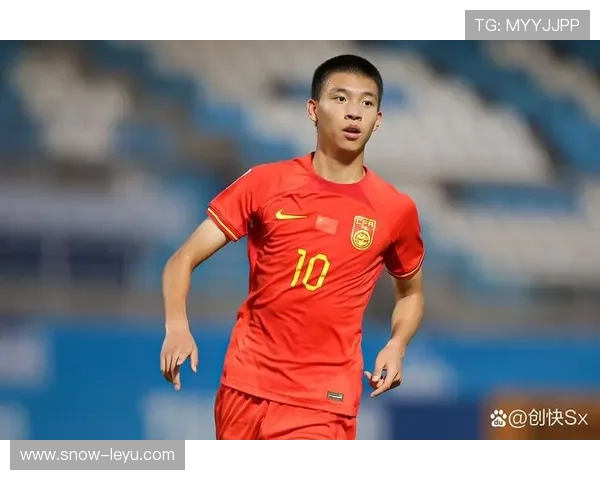 足球新星崭露头角成为国家队核心球员备受瞩目展现无限潜力 足球新星崭露头角成为国家队核心球员备受瞩目展现无限潜力